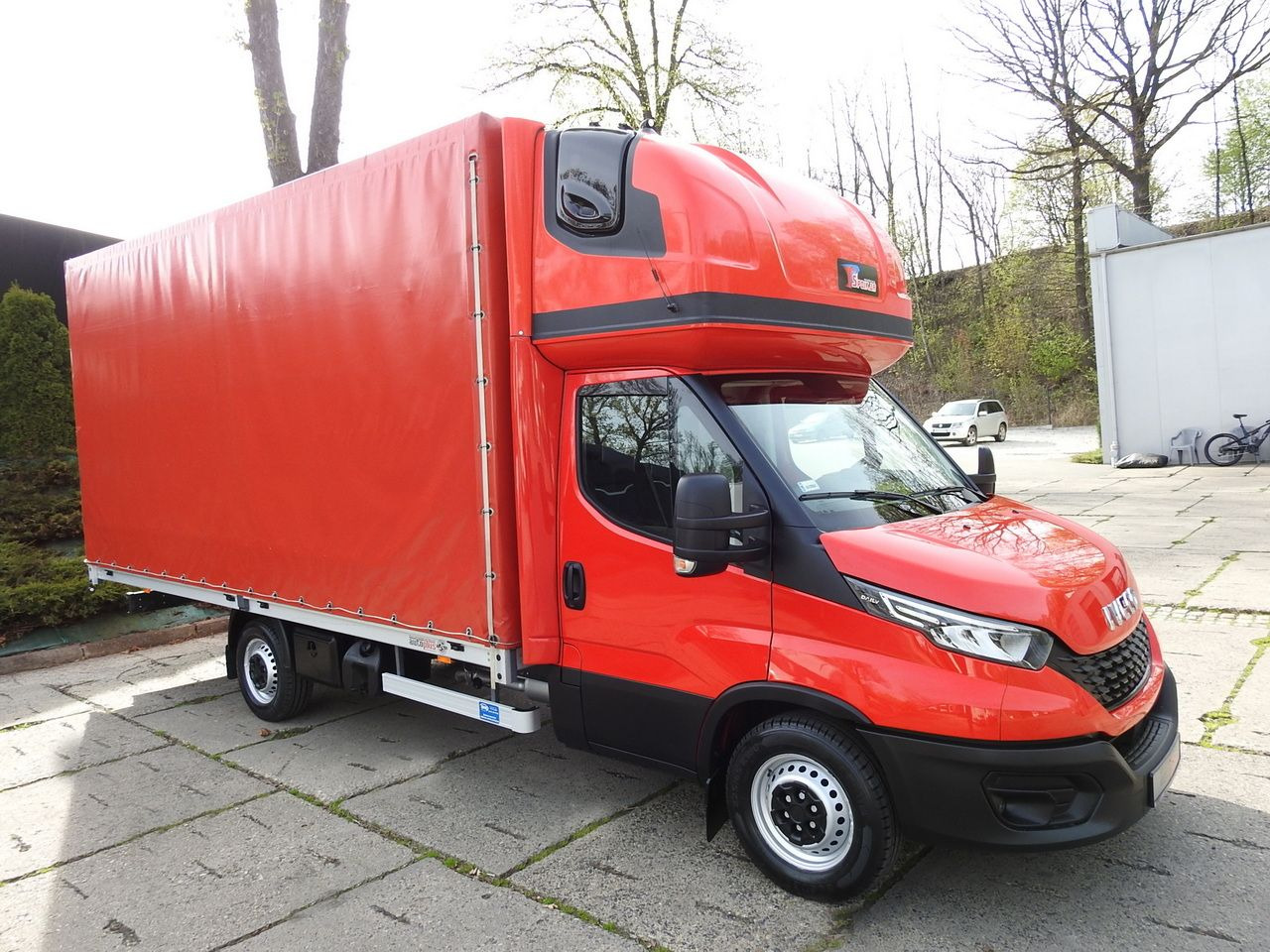 IVECO DAILY 35S18 TARPAULIN 10 PALLETS WEBASTO CRUISE CONTROL LED LIGHTS AIR CONDITIONING 180HP - Utilitaire plateau baché: photos 4 IVECO DAILY 35S18 TARPAULIN 10 PALLETS WEBASTO CRUISE CONTROL LED LIGHTS AIR CONDITIONING 180HP - Utilitaire plateau baché: photos 4