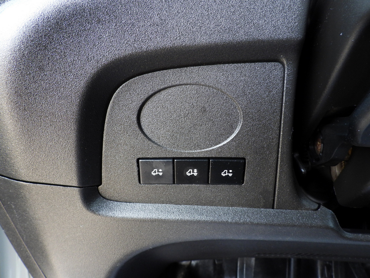 IVECO DAILY 35S18 TARPAULIN 10 PALLETS WEBASTO CRUISE CONTROL LED LIGHTS PNEUMATICS AIR CONDITIONING  180HP - crédit-bail IVECO DAILY 35S18 TARPAULIN 10 PALLETS WEBASTO CRUISE CONTROL LED LIGHTS PNEUMATICS AIR CONDITIONING  180HP: photos 35 IVECO DAILY 35S18 TARPAULIN 10 PALLETS WEBASTO CRUISE CONTROL LED LIGHTS PNEUMATICS AIR CONDITIONING  180HP - crédit-bail IVECO DAILY 35S18 TARPAULIN 10 PALLETS WEBASTO CRUISE CONTROL LED LIGHTS PNEUMATICS AIR CONDITIONING  180HP: photos 35