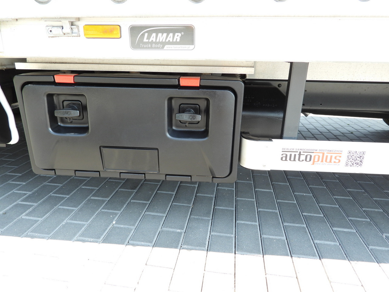 IVECO DAILY 35S18 TARPAULIN 10 PALLETS WEBASTO CRUISE CONTROL LED LIGHTS PNEUMATICS AIR CONDITIONING  180HP - crédit-bail IVECO DAILY 35S18 TARPAULIN 10 PALLETS WEBASTO CRUISE CONTROL LED LIGHTS PNEUMATICS AIR CONDITIONING  180HP: photos 27 IVECO DAILY 35S18 TARPAULIN 10 PALLETS WEBASTO CRUISE CONTROL LED LIGHTS PNEUMATICS AIR CONDITIONING  180HP - crédit-bail IVECO DAILY 35S18 TARPAULIN 10 PALLETS WEBASTO CRUISE CONTROL LED LIGHTS PNEUMATICS AIR CONDITIONING  180HP: photos 27