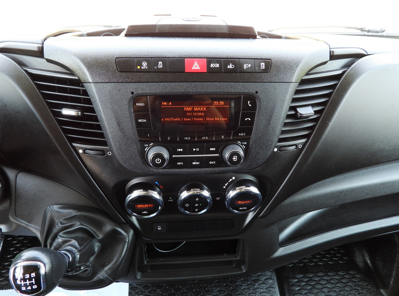 IVECO DAILY 35S18 TARPAULIN 10 PALLETS WEBASTO CRUISE CONTROL LED LIGHTS PNEUMATICS AIR CONDITIONING  180HP - crédit-bail IVECO DAILY 35S18 TARPAULIN 10 PALLETS WEBASTO CRUISE CONTROL LED LIGHTS PNEUMATICS AIR CONDITIONING  180HP: photos 42 IVECO DAILY 35S18 TARPAULIN 10 PALLETS WEBASTO CRUISE CONTROL LED LIGHTS PNEUMATICS AIR CONDITIONING  180HP - crédit-bail IVECO DAILY 35S18 TARPAULIN 10 PALLETS WEBASTO CRUISE CONTROL LED LIGHTS PNEUMATICS AIR CONDITIONING  180HP: photos 42