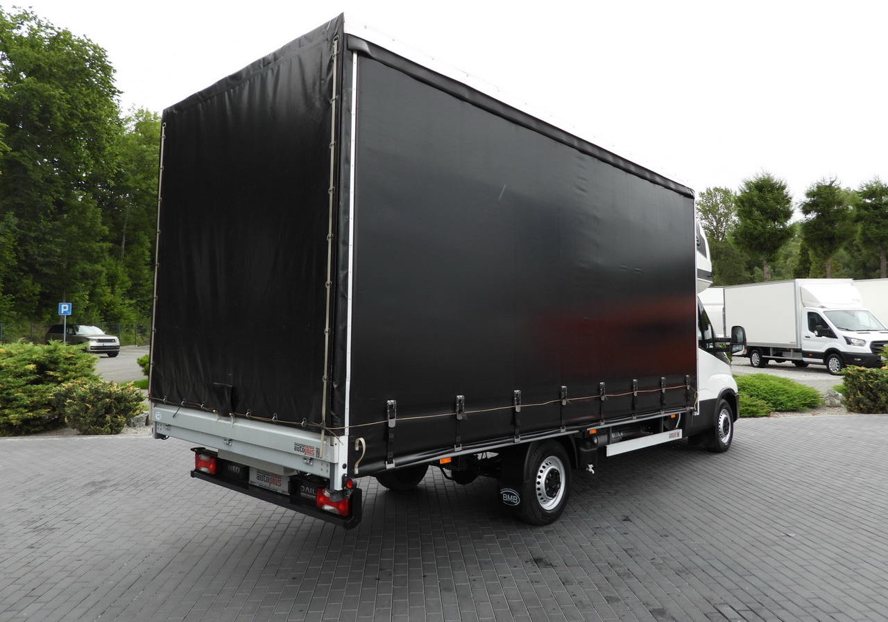IVECO DAILY 35S18 TARPAULIN 10 PALLETS WEBASTO CRUISE CONTROL NAVIGATION LED LIGHTS AIR CONDITIONING  180HP - Utilitaire plateau baché: photos 3 IVECO DAILY 35S18 TARPAULIN 10 PALLETS WEBASTO CRUISE CONTROL NAVIGATION LED LIGHTS AIR CONDITIONING  180HP - Utilitaire plateau baché: photos 3