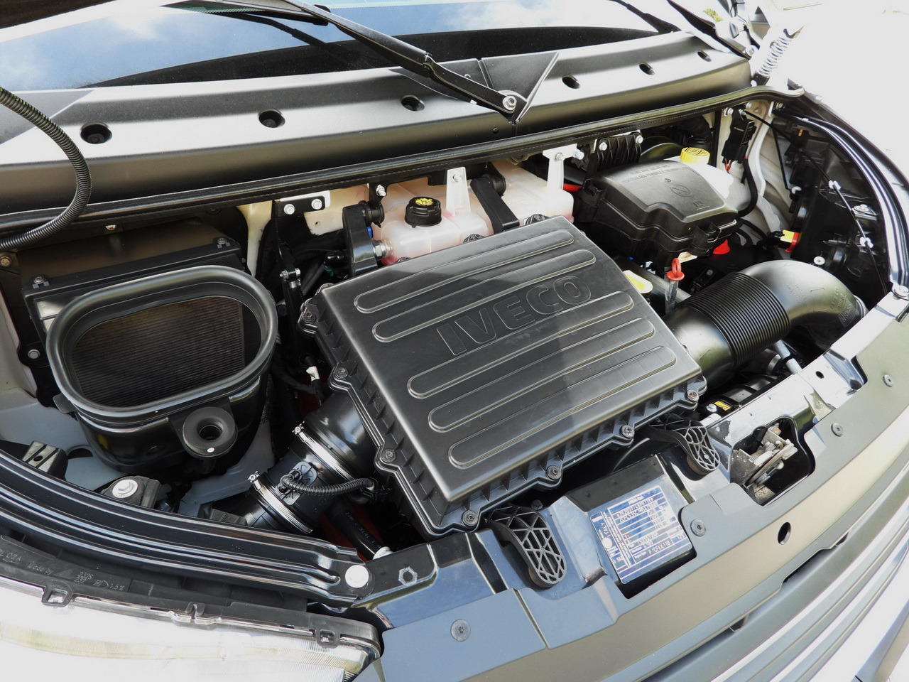 Utilitaire plateau baché IVECO DAILY 35S18 TARPAULIN LIFT 8 PALLETS CRUISE CONTROL AIR CONDITIONING  180HP: photos 30