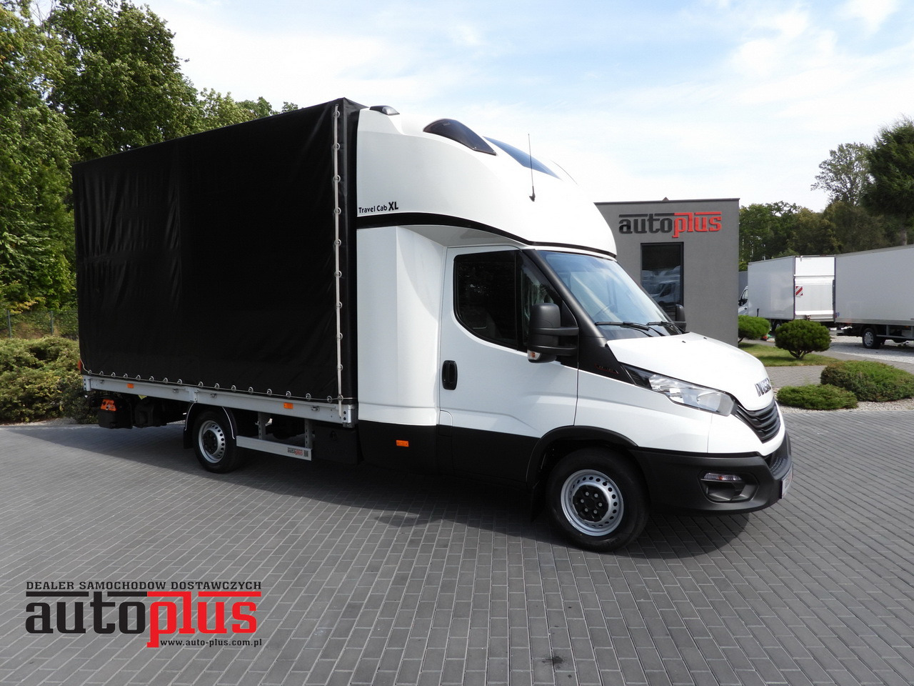 IVECO DAILY 35S18 TARPAULIN LIFT 8 PALLETS CRUISE CONTROL AIR CONDITIONING  180HP - Utilitaire plateau baché: photos 1 IVECO DAILY 35S18 TARPAULIN LIFT 8 PALLETS CRUISE CONTROL AIR CONDITIONING  180HP - Utilitaire plateau baché: photos 1
