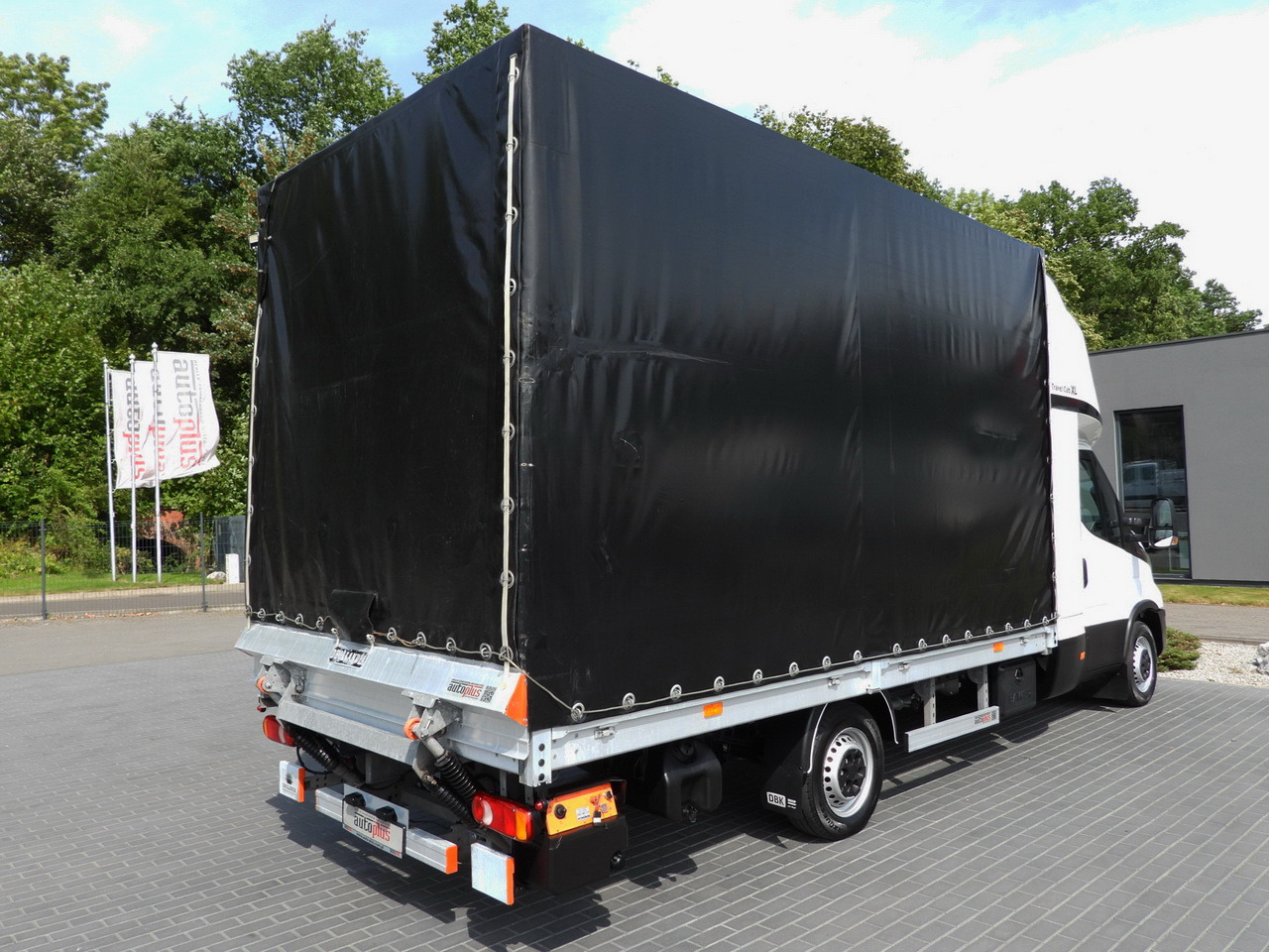 Utilitaire plateau baché IVECO DAILY 35S18 TARPAULIN LIFT 8 PALLETS CRUISE CONTROL AIR CONDITIONING  180HP: photos 16