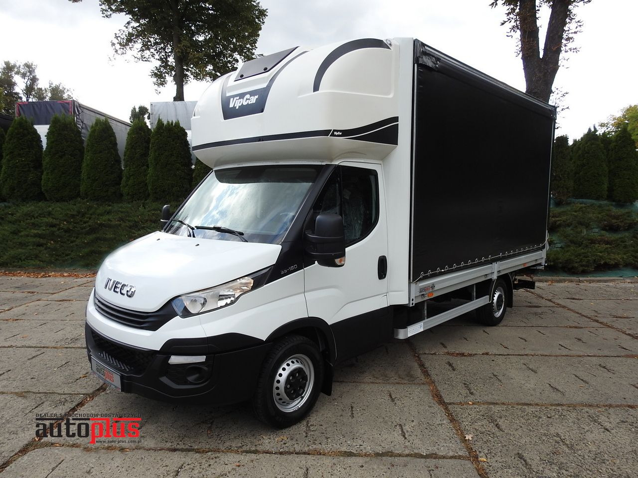 IVECO DAILY 35S18 TARPAULIN LIFT 8 PALLETS CRUISE CONTROL AIR CONDITIONING  180HP - Utilitaire plateau baché: photos 1 IVECO DAILY 35S18 TARPAULIN LIFT 8 PALLETS CRUISE CONTROL AIR CONDITIONING  180HP - Utilitaire plateau baché: photos 1