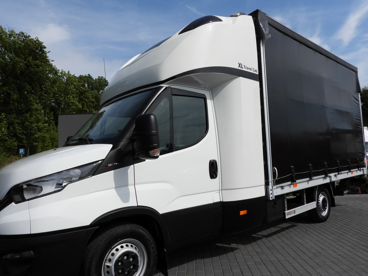 Utilitaire plateau baché IVECO DAILY 35S18 TARPAULIN LIFT 8 PALLETS CRUISE CONTROL AIR CONDITIONING  180HP: photos 19