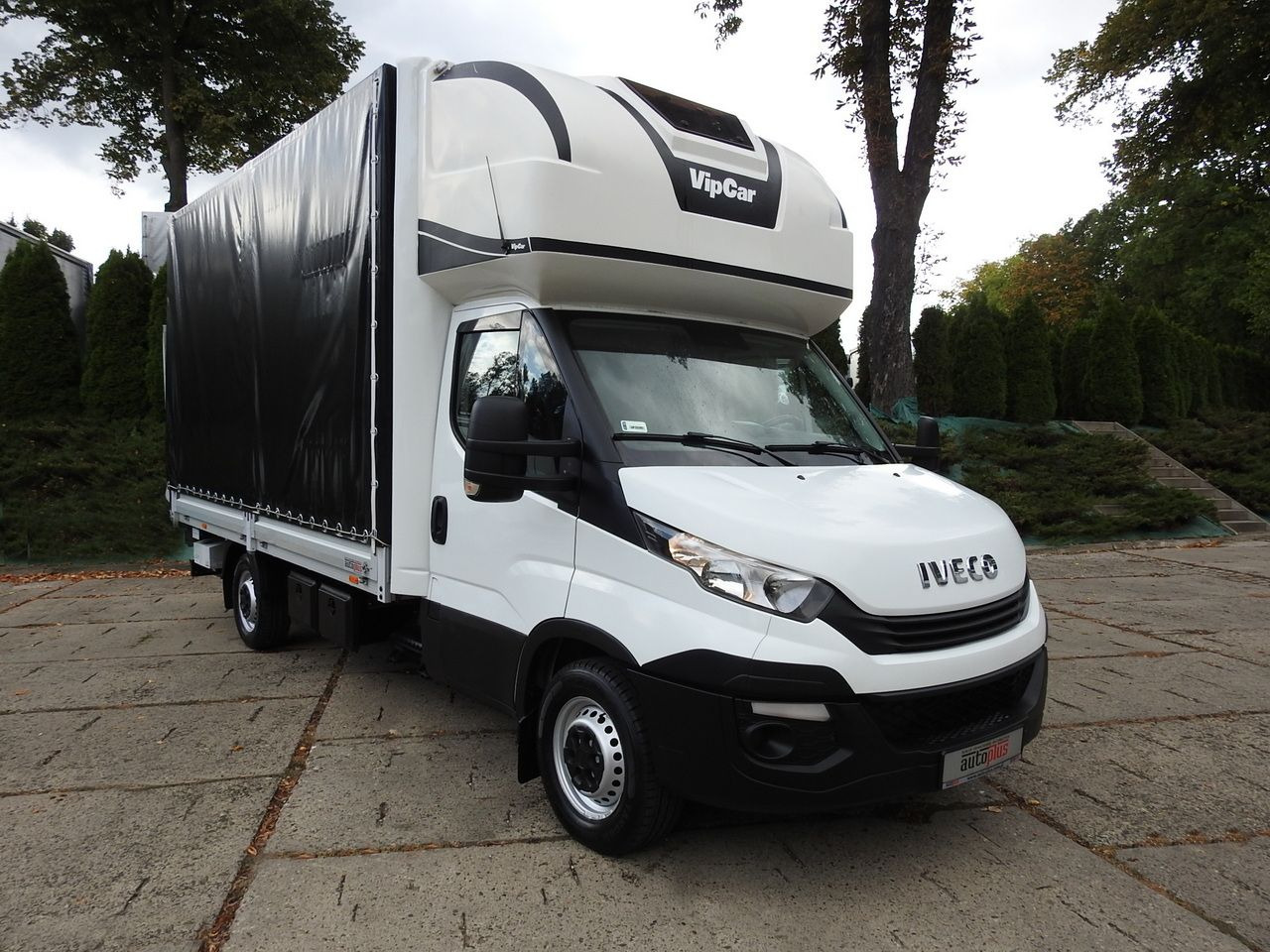 IVECO DAILY 35S18 TARPAULIN LIFT 8 PALLETS CRUISE CONTROL AIR CONDITIONING  180HP - Utilitaire plateau baché: photos 4 IVECO DAILY 35S18 TARPAULIN LIFT 8 PALLETS CRUISE CONTROL AIR CONDITIONING  180HP - Utilitaire plateau baché: photos 4