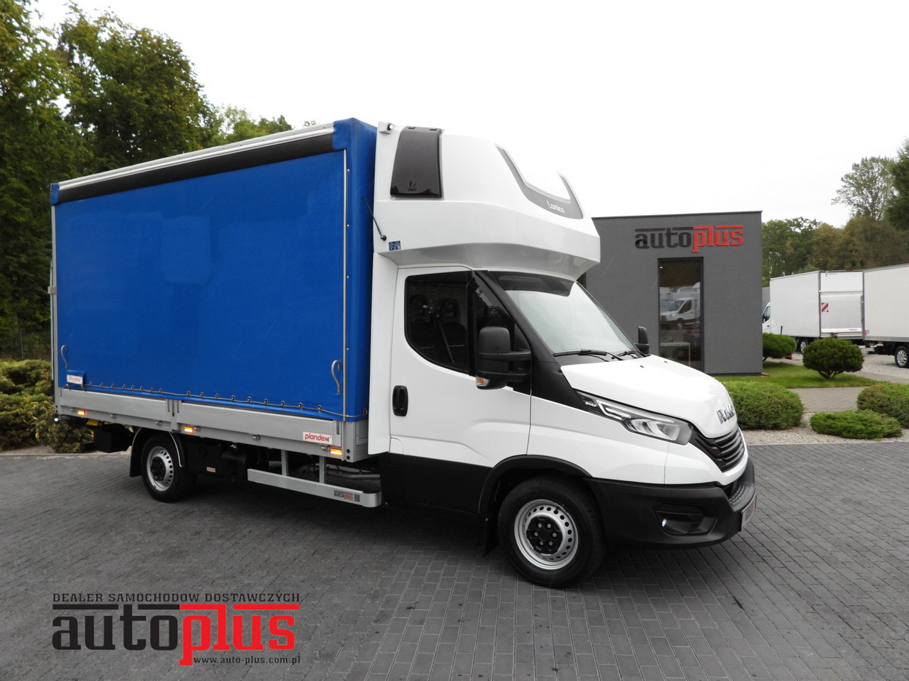 IVECO DAILY 35S18 TARPAULIN LIFT 8 PALLETS WEBASTO CRUISE CONTROL LED LIGHTS AIR CONDITIONING  180HP - Utilitaire plateau baché: photos 1 IVECO DAILY 35S18 TARPAULIN LIFT 8 PALLETS WEBASTO CRUISE CONTROL LED LIGHTS AIR CONDITIONING  180HP - Utilitaire plateau baché: photos 1