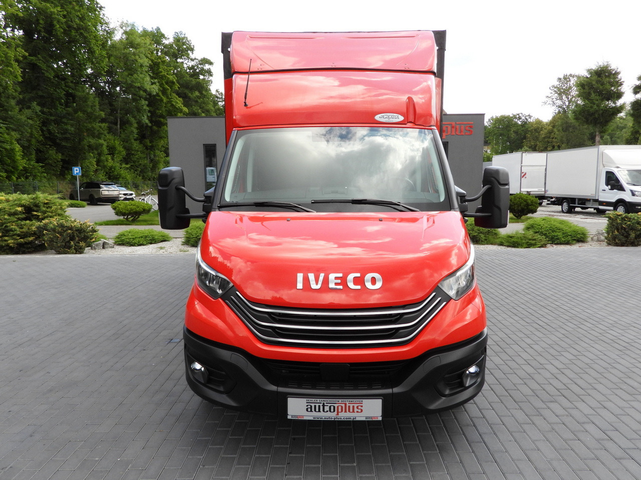 IVECO DAILY 35S21 TARPAULIN 10 PALLETS WEBASTO CRUISE CONTROL NAVIGATION LED LIGHTS PNEUMATICS AUTOMATIC TRANSMISSION HI-MATIC AIR CONDITIONING 210HP - Utilitaire plateau baché: photos 5 IVECO DAILY 35S21 TARPAULIN 10 PALLETS WEBASTO CRUISE CONTROL NAVIGATION LED LIGHTS PNEUMATICS AUTOMATIC TRANSMISSION HI-MATIC AIR CONDITIONING 210HP - Utilitaire plateau baché: photos 5