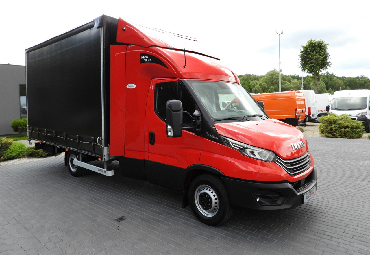 IVECO DAILY 35S21 TARPAULIN 10 PALLETS WEBASTO CRUISE CONTROL NAVIGATION LED LIGHTS PNEUMATICS AUTOMATIC TRANSMISSION HI-MATIC AIR CONDITIONING 210HP - Utilitaire plateau baché: photos 4 IVECO DAILY 35S21 TARPAULIN 10 PALLETS WEBASTO CRUISE CONTROL NAVIGATION LED LIGHTS PNEUMATICS AUTOMATIC TRANSMISSION HI-MATIC AIR CONDITIONING 210HP - Utilitaire plateau baché: photos 4