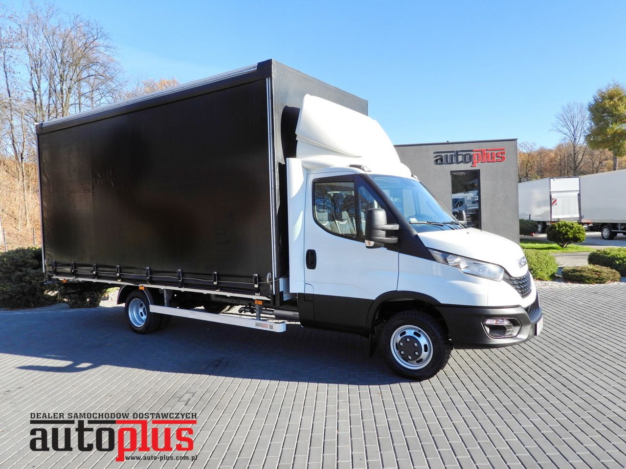 IVECO DAILY 50C17 TARPAULIN 10 PALLETS CRUISE CONTROL TWIN WHEELS AIR CONDITIONING 180HP - Utilitaire plateau baché: photos 1 IVECO DAILY 50C17 TARPAULIN 10 PALLETS CRUISE CONTROL TWIN WHEELS AIR CONDITIONING 180HP - Utilitaire plateau baché: photos 1