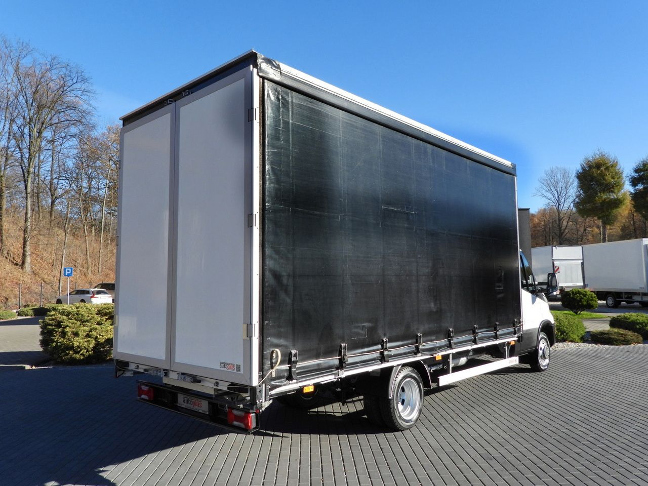 IVECO DAILY 50C17 TARPAULIN 10 PALLETS CRUISE CONTROL TWIN WHEELS AIR CONDITIONING 180HP - Utilitaire plateau baché: photos 3 IVECO DAILY 50C17 TARPAULIN 10 PALLETS CRUISE CONTROL TWIN WHEELS AIR CONDITIONING 180HP - Utilitaire plateau baché: photos 3
