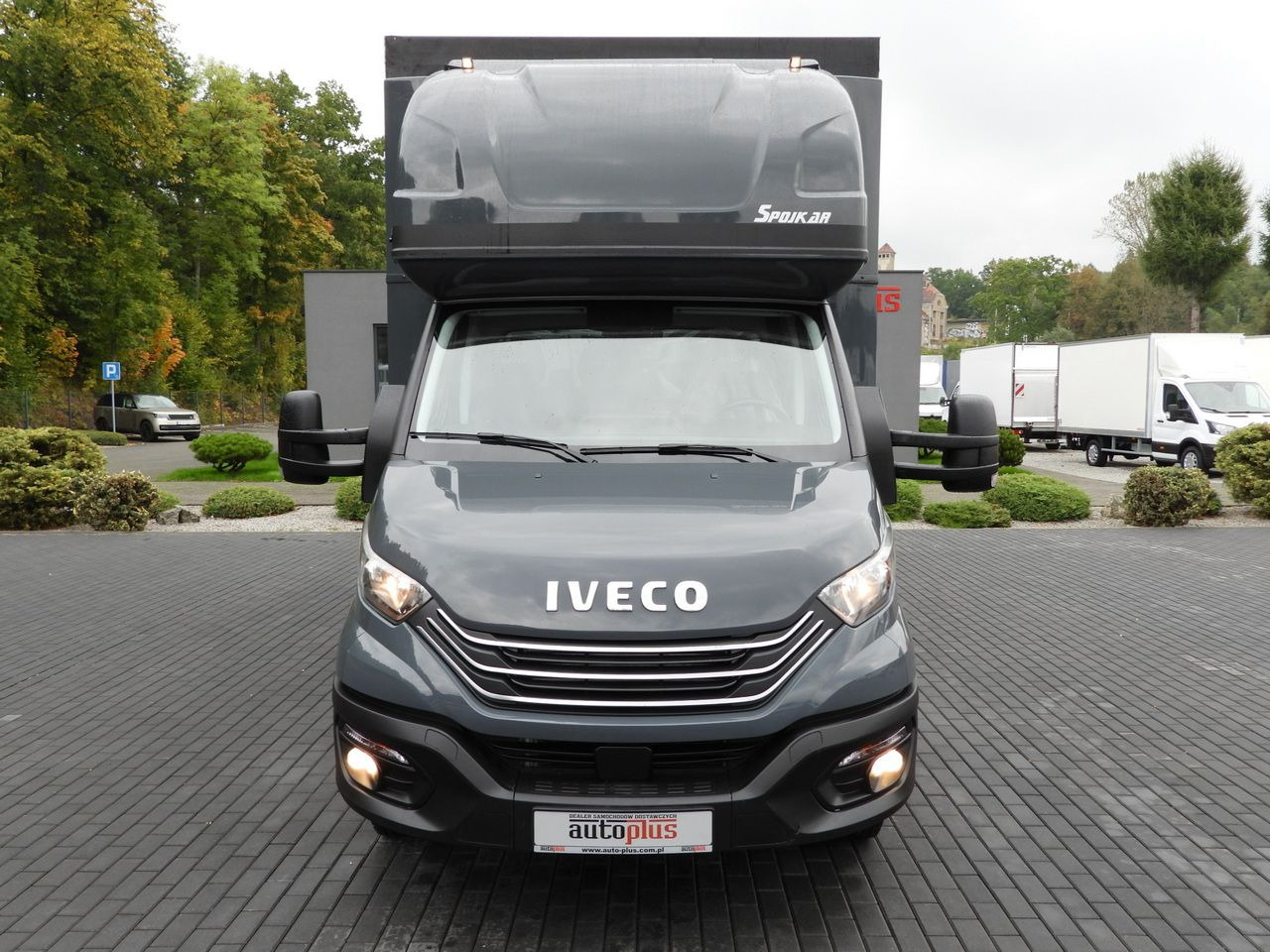 IVECO DAILY 50C18 TARPAULIN 14 PALLETS WEBASTO CRUISE CONTROL PNEUMATICS TWIN WHEELS AIR CONDITIONING  180HP - Utilitaire plateau baché: photos 5 IVECO DAILY 50C18 TARPAULIN 14 PALLETS WEBASTO CRUISE CONTROL PNEUMATICS TWIN WHEELS AIR CONDITIONING  180HP - Utilitaire plateau baché: photos 5