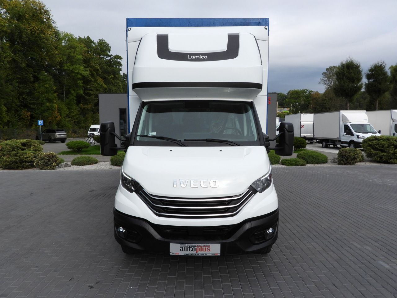 IVECO DAILY 72C18 TARPAULIN LIFT 14 PALLETS WEBASTO CRUISE CONTROL LED LIGHTS TWIN WHEELS AIR CONDITIONING 180HP - Utilitaire plateau baché: photos 5 IVECO DAILY 72C18 TARPAULIN LIFT 14 PALLETS WEBASTO CRUISE CONTROL LED LIGHTS TWIN WHEELS AIR CONDITIONING 180HP - Utilitaire plateau baché: photos 5