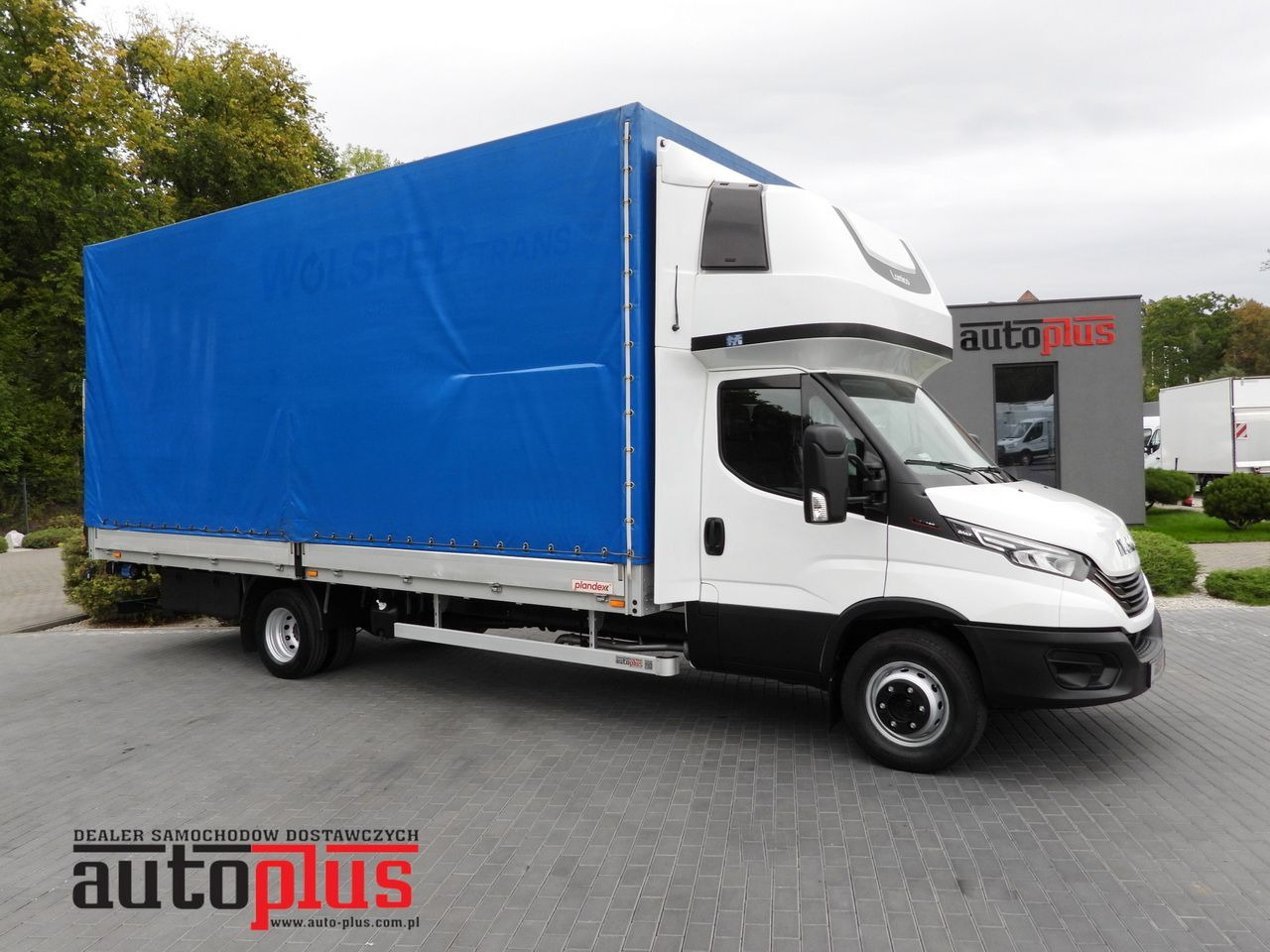 IVECO DAILY 72C18 TARPAULIN LIFT 14 PALLETS WEBASTO CRUISE CONTROL LED LIGHTS TWIN WHEELS AIR CONDITIONING 180HP - Utilitaire plateau baché: photos 1 IVECO DAILY 72C18 TARPAULIN LIFT 14 PALLETS WEBASTO CRUISE CONTROL LED LIGHTS TWIN WHEELS AIR CONDITIONING 180HP - Utilitaire plateau baché: photos 1