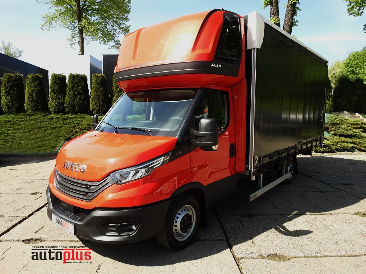 IVECO DAILY NEW TARPAULIN 10 PALLETS WEBASTO CRUISE CONTROL NAVIGATION AIR CONDITIONING LED LIGHTS  180HP - Utilitaire plateau baché: photos 1 IVECO DAILY NEW TARPAULIN 10 PALLETS WEBASTO CRUISE CONTROL NAVIGATION AIR CONDITIONING LED LIGHTS  180HP - Utilitaire plateau baché: photos 1