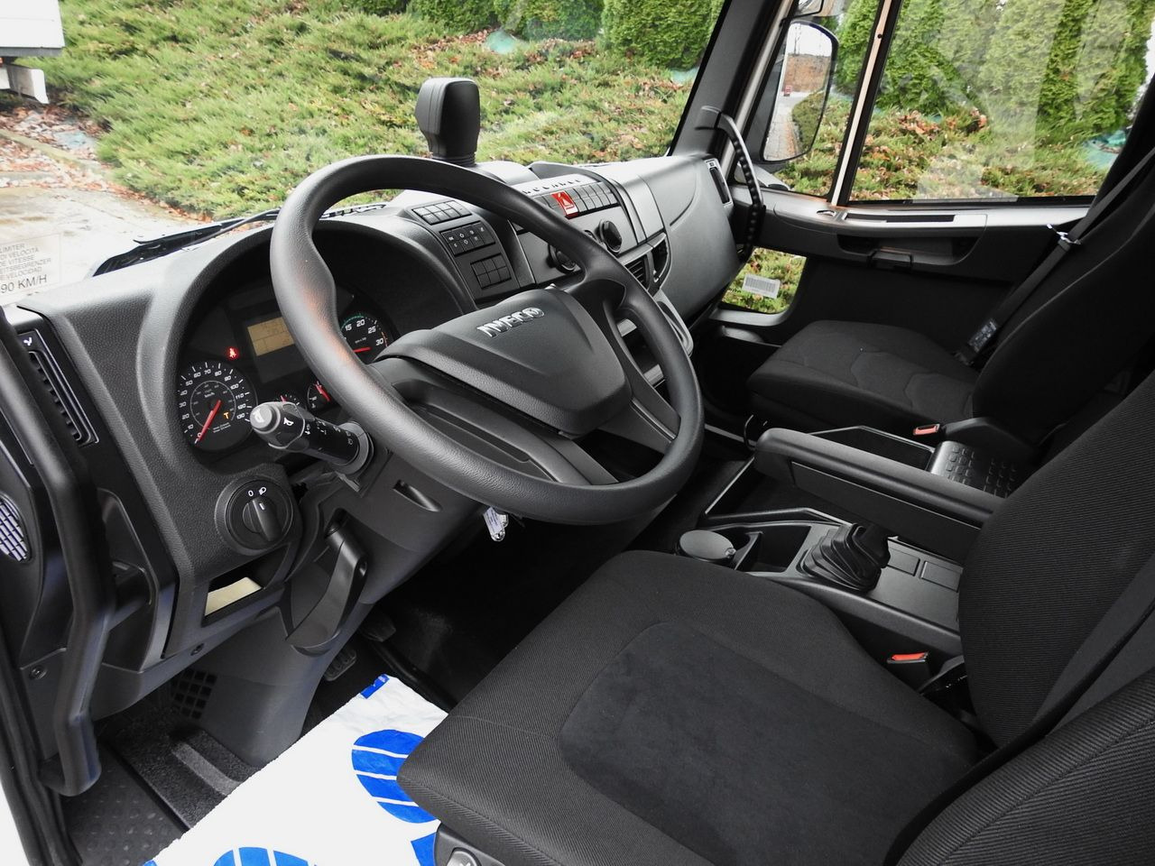 IVECO EUROCARGO 120-250 NEW TARPAULIN LIFT 18 PALLETS WEBASTO CRUISE CONTROL AIR CONDITIONING LED LIGHTS PNEUMATICS AUTOMATIC TRANSMISSION HI-MATIC 250HP - Utilitaire plateau baché: photos 2 IVECO EUROCARGO 120-250 NEW TARPAULIN LIFT 18 PALLETS WEBASTO CRUISE CONTROL AIR CONDITIONING LED LIGHTS PNEUMATICS AUTOMATIC TRANSMISSION HI-MATIC 250HP - Utilitaire plateau baché: photos 2