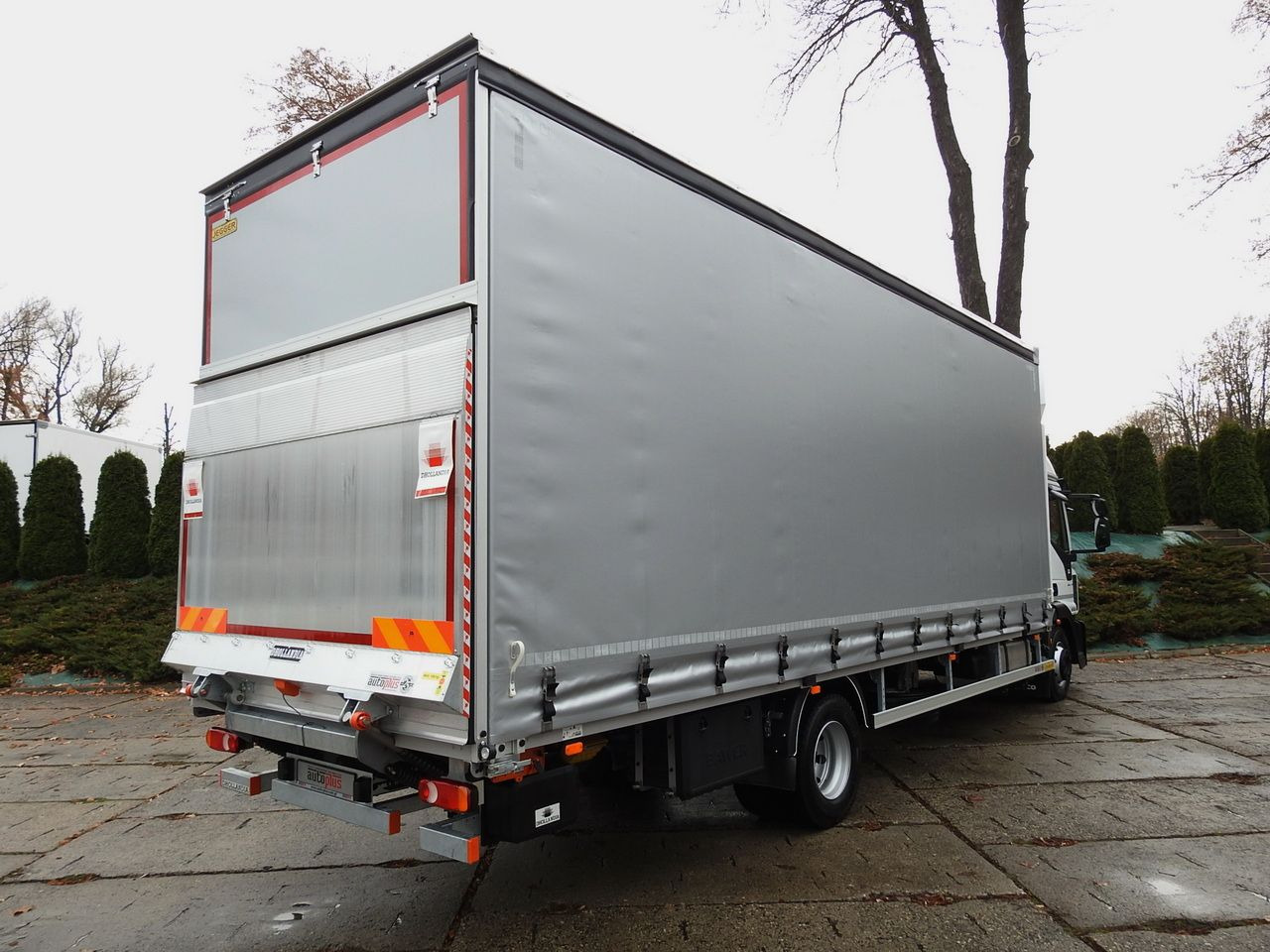 IVECO EUROCARGO 120-250 NEW TARPAULIN LIFT 18 PALLETS WEBASTO CRUISE CONTROL AIR CONDITIONING LED LIGHTS PNEUMATICS AUTOMATIC TRANSMISSION HI-MATIC 250HP - Utilitaire plateau baché: photos 3 IVECO EUROCARGO 120-250 NEW TARPAULIN LIFT 18 PALLETS WEBASTO CRUISE CONTROL AIR CONDITIONING LED LIGHTS PNEUMATICS AUTOMATIC TRANSMISSION HI-MATIC 250HP - Utilitaire plateau baché: photos 3