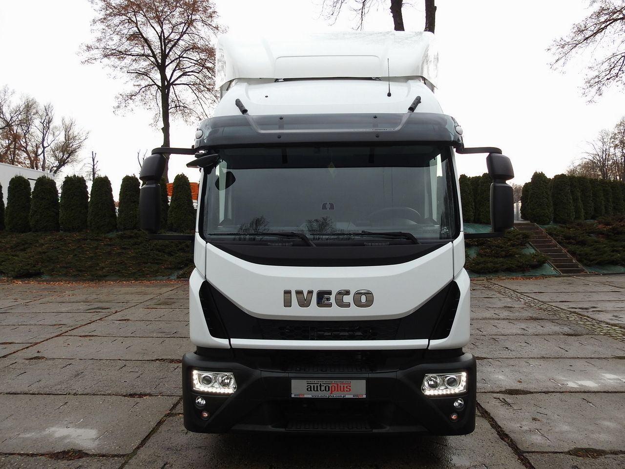 IVECO EUROCARGO 120-250 NEW TARPAULIN LIFT 18 PALLETS WEBASTO CRUISE CONTROL AIR CONDITIONING LED LIGHTS PNEUMATICS AUTOMATIC TRANSMISSION HI-MATIC 250HP - Utilitaire plateau baché: photos 5 IVECO EUROCARGO 120-250 NEW TARPAULIN LIFT 18 PALLETS WEBASTO CRUISE CONTROL AIR CONDITIONING LED LIGHTS PNEUMATICS AUTOMATIC TRANSMISSION HI-MATIC 250HP - Utilitaire plateau baché: photos 5