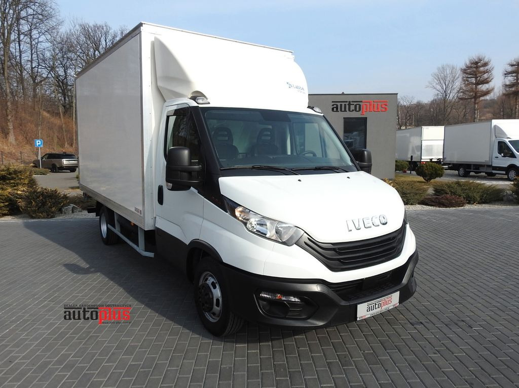 Iveco DAILY 35C16 KOFFER AUFZUG 8 PALETTEN TEMPOMAT - Fourgon grand volume: photos 1 Iveco DAILY 35C16 KOFFER AUFZUG 8 PALETTEN TEMPOMAT - Fourgon grand volume: photos 1