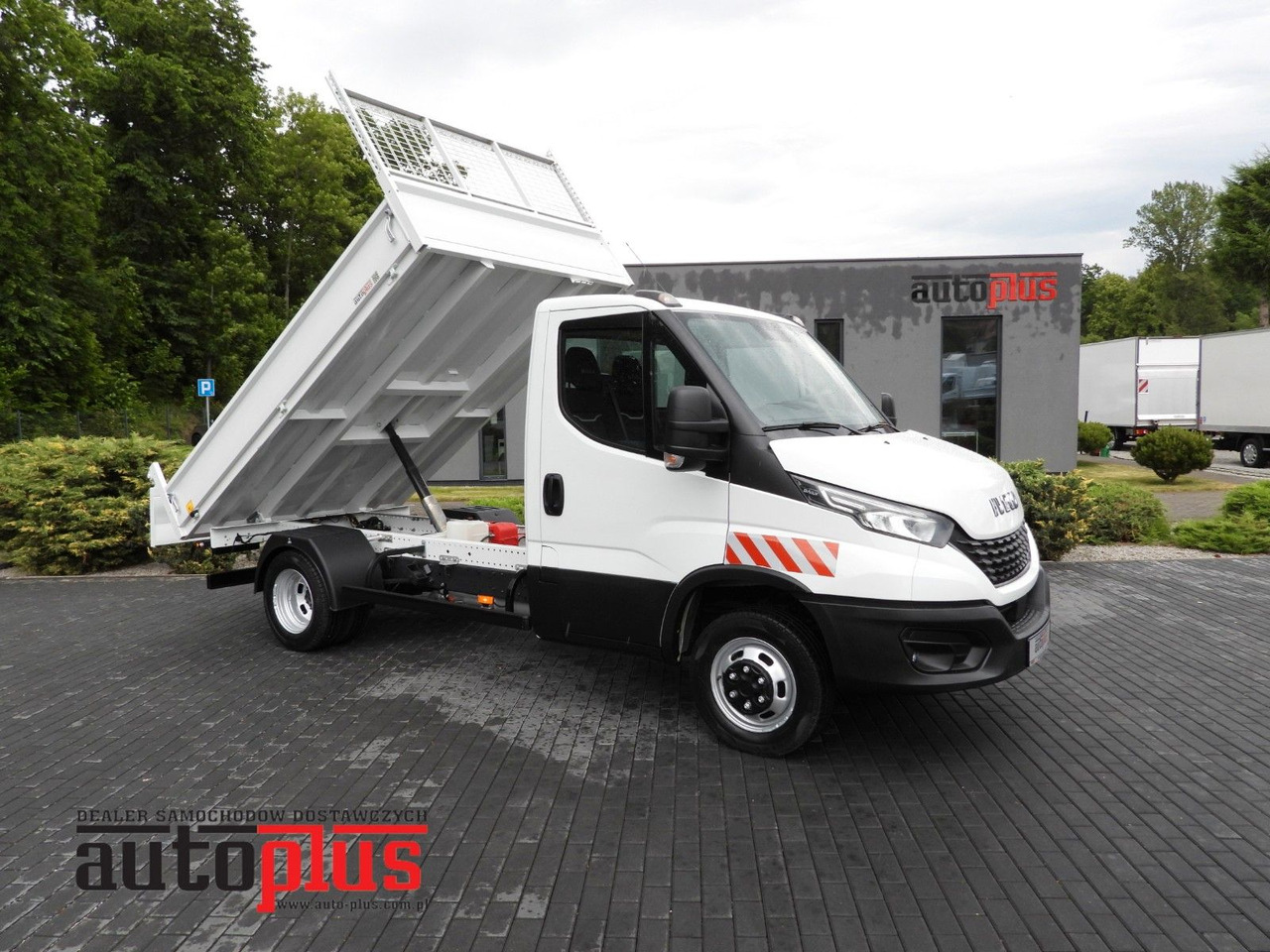 Iveco DAILY 35C21 KIPPER TEMPOMAT NAVIGATION LED - Utilitaire benne: photos 1 Iveco DAILY 35C21 KIPPER TEMPOMAT NAVIGATION LED - Utilitaire benne: photos 1