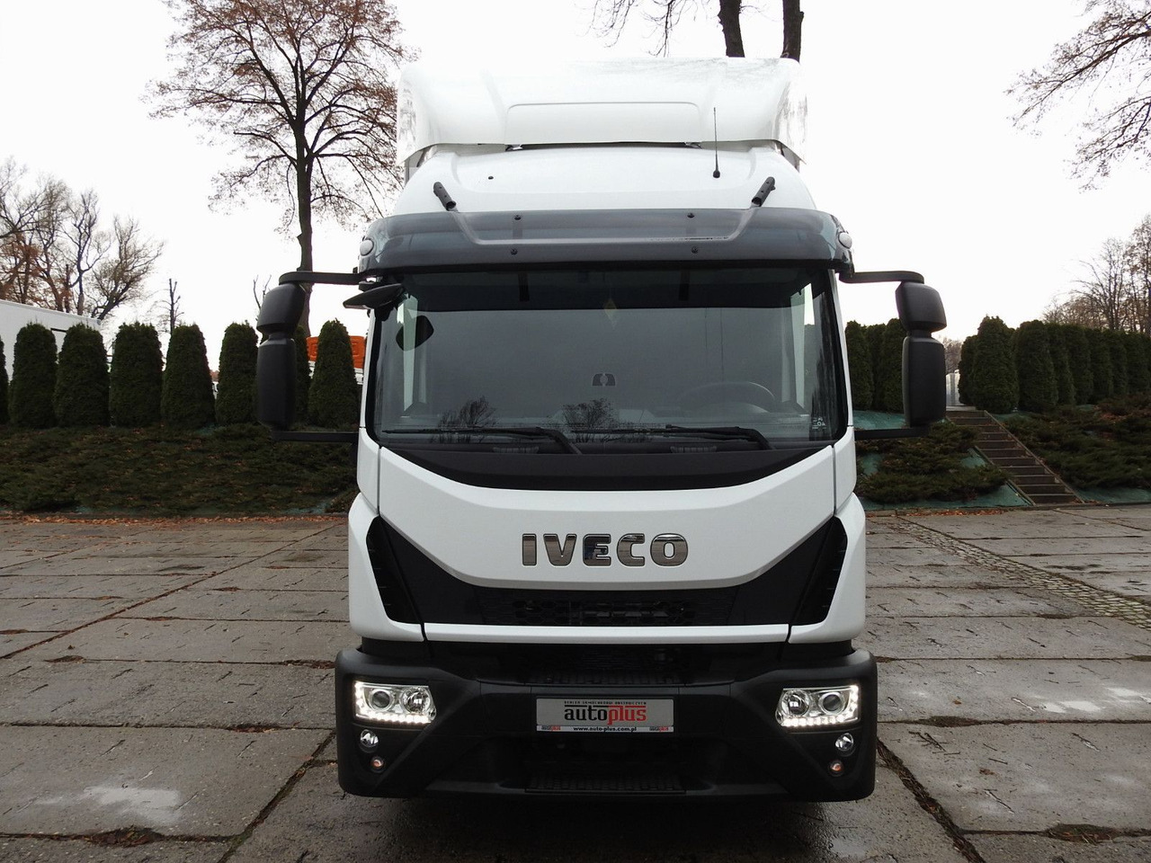 Iveco EUROCARGO 120-250 PRITSCHE PLANE 18 PALETTEN A/C - Camion à rideaux coulissants: photos 5 Iveco EUROCARGO 120-250 PRITSCHE PLANE 18 PALETTEN A/C - Camion à rideaux coulissants: photos 5