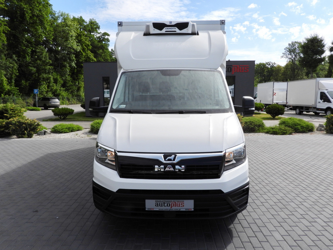 MAN TGE 3.140 REGRIGERATOR BOX -1*C 8 PALLETS HEATING FUNCTION CRUISE CONTROL PNEUMATICS AIR CONDITIONING  140HP - Utilitaire frigorifique: photos 5 MAN TGE 3.140 REGRIGERATOR BOX -1*C 8 PALLETS HEATING FUNCTION CRUISE CONTROL PNEUMATICS AIR CONDITIONING  140HP - Utilitaire frigorifique: photos 5