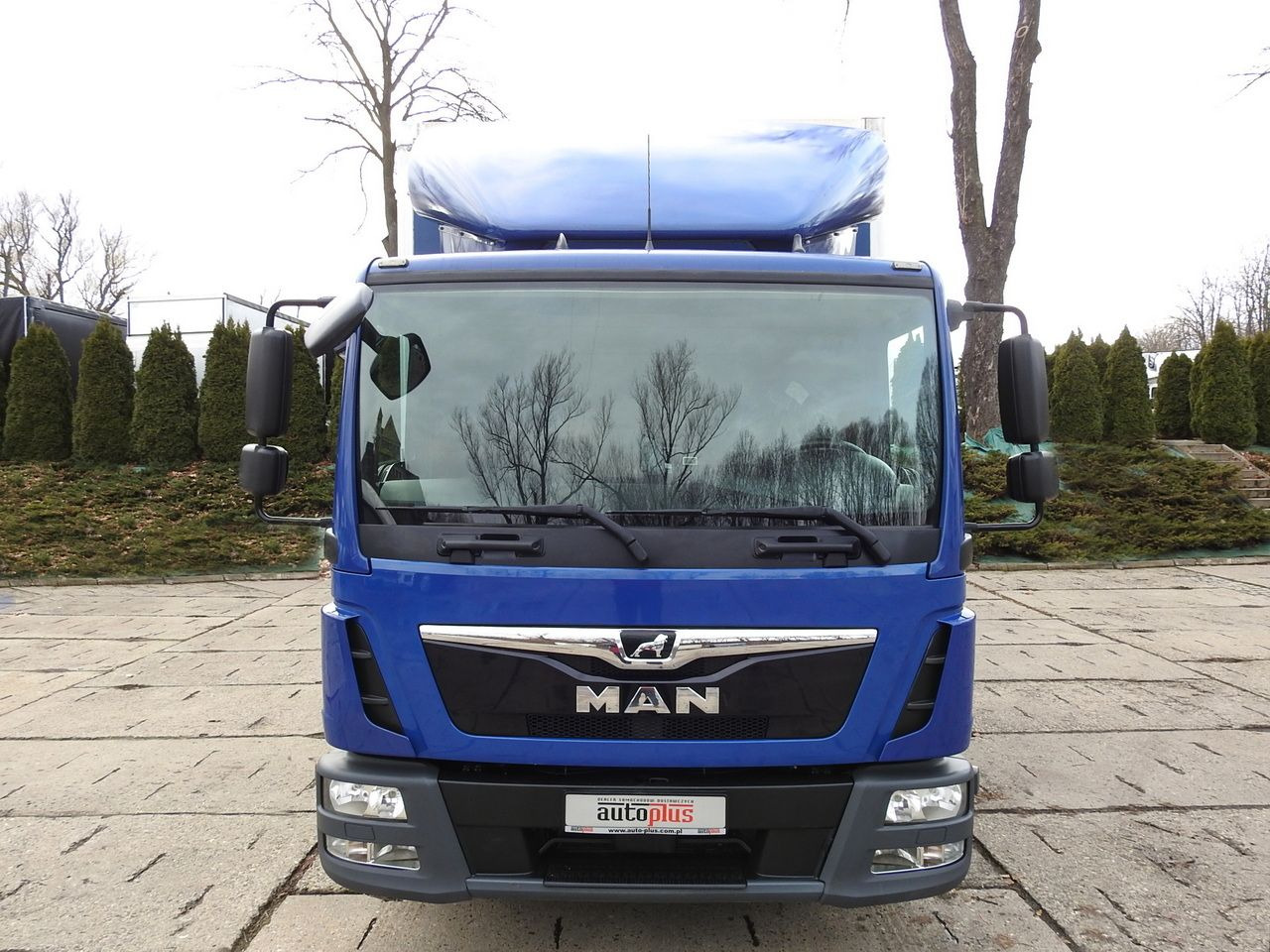 MAN TGL 12.220 BOX LIFT 18 PALLETS CRUISE CONTROLAIR CONDITIONING PNEUMATICS AUTOMATIC TWIN WHEELS 220HP - Camion fourgon: photos 5 MAN TGL 12.220 BOX LIFT 18 PALLETS CRUISE CONTROLAIR CONDITIONING PNEUMATICS AUTOMATIC TWIN WHEELS 220HP - Camion fourgon: photos 5