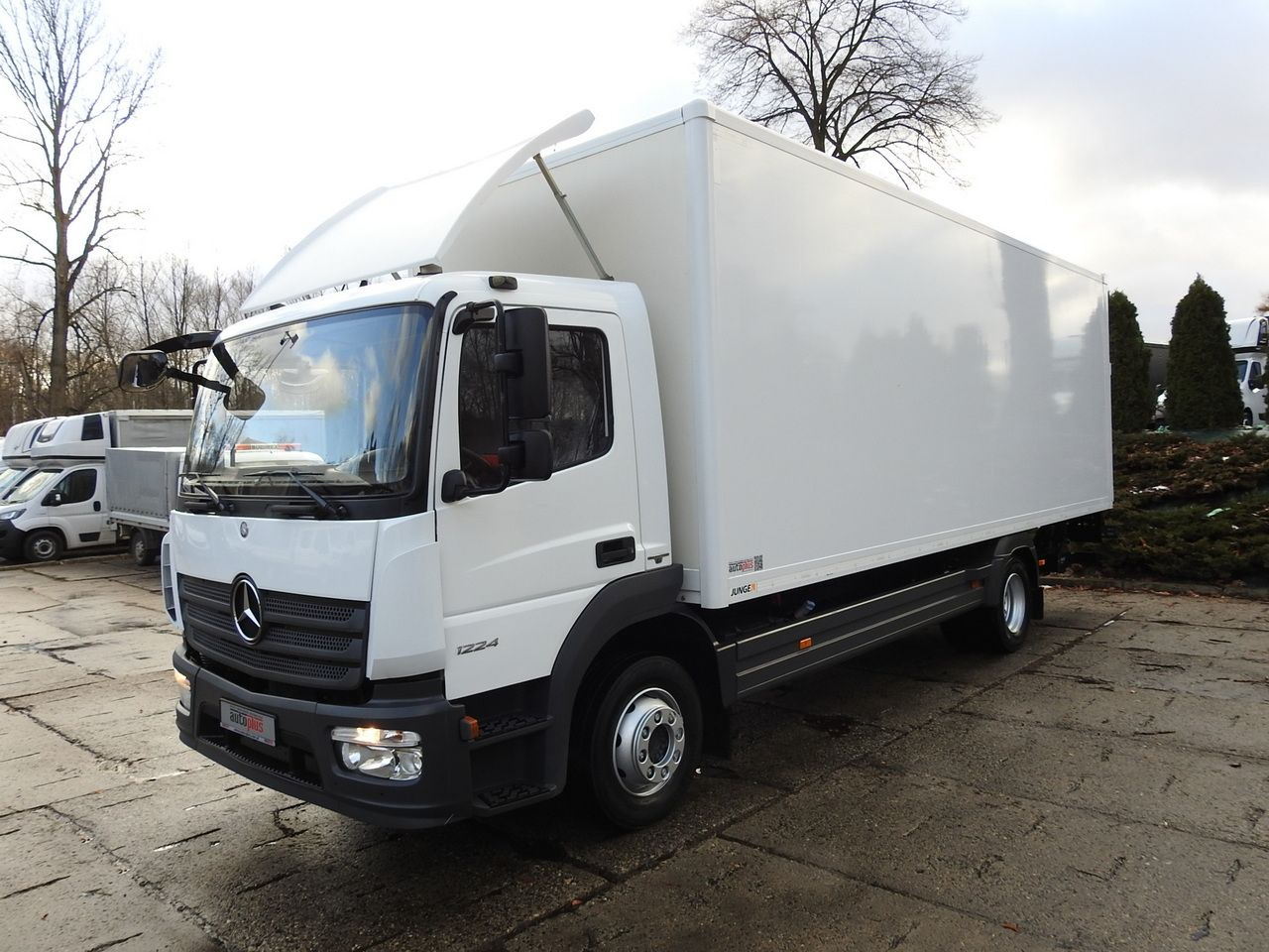 Fourgon grand volume MERCEDES ATEGO 12.24 BOX LIFT 18 PALLETS CRUISE CONTROL AUTOMATIC TRANSMISSION  TWIN WHEELS AIR CONDITIONING  240HP: photos 6