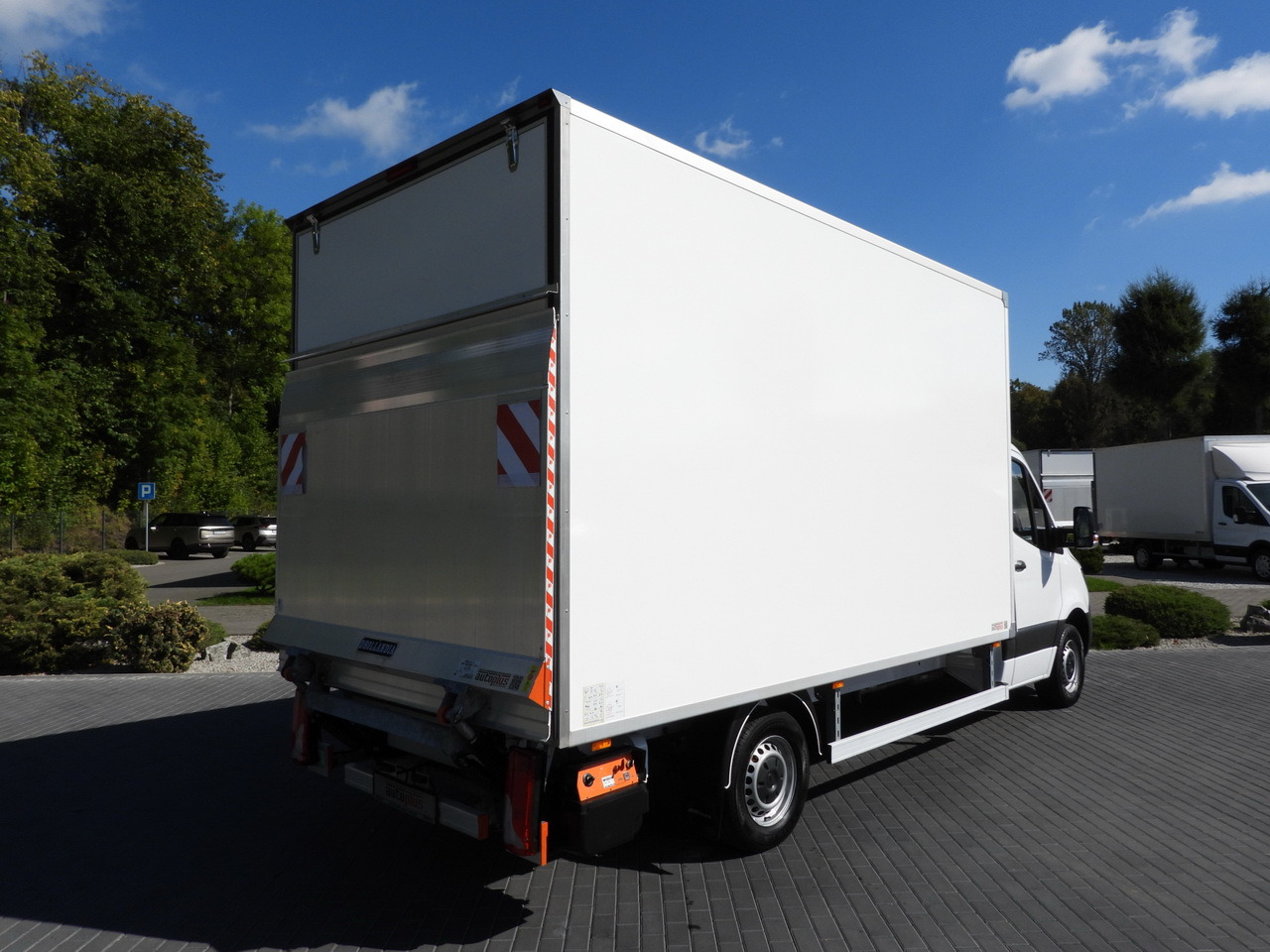 MERCEDES SPRINTER 315 BOX LIFT 8 PALLETS AIR CONDITIONING  150HP - Utilitaire frigorifique: photos 3 MERCEDES SPRINTER 315 BOX LIFT 8 PALLETS AIR CONDITIONING  150HP - Utilitaire frigorifique: photos 3