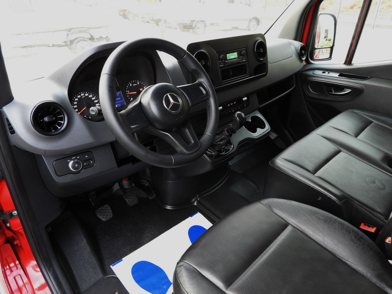 MERCEDES SPRINTER 316 STAKE BODY DOUBLE CABIN DOKA 7 SEATS AIR CONDITIONING 160HP - Utilitaire double cabine: photos 2 MERCEDES SPRINTER 316 STAKE BODY DOUBLE CABIN DOKA 7 SEATS AIR CONDITIONING 160HP - Utilitaire double cabine: photos 2