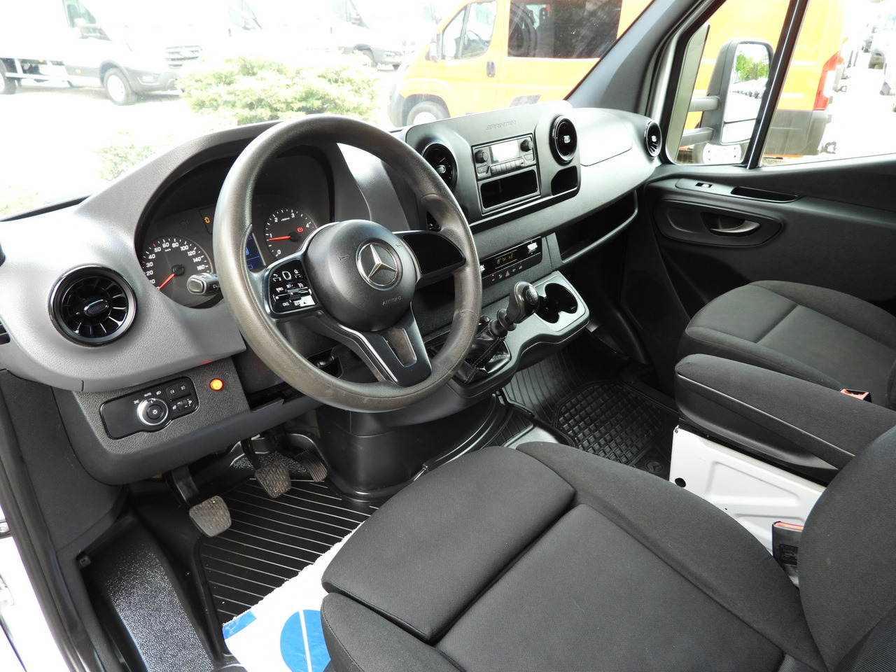 MERCEDES SPRINTER 316 TARPAULIN LIFT 10 PALLETS WEBASTO CRUISE CONTROL PNEUMATICS AIR CONDITIONING 160HP - Utilitaire plateau baché: photos 2 MERCEDES SPRINTER 316 TARPAULIN LIFT 10 PALLETS WEBASTO CRUISE CONTROL PNEUMATICS AIR CONDITIONING 160HP - Utilitaire plateau baché: photos 2
