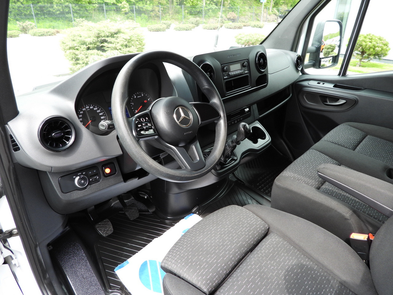 MERCEDES SPRINTER 316 TARPAULIN LIFT 8 PALLETS WEBASTO CRUISE CONTROL AIR CONDITIONING 160HP - Utilitaire plateau baché: photos 2 MERCEDES SPRINTER 316 TARPAULIN LIFT 8 PALLETS WEBASTO CRUISE CONTROL AIR CONDITIONING 160HP - Utilitaire plateau baché: photos 2