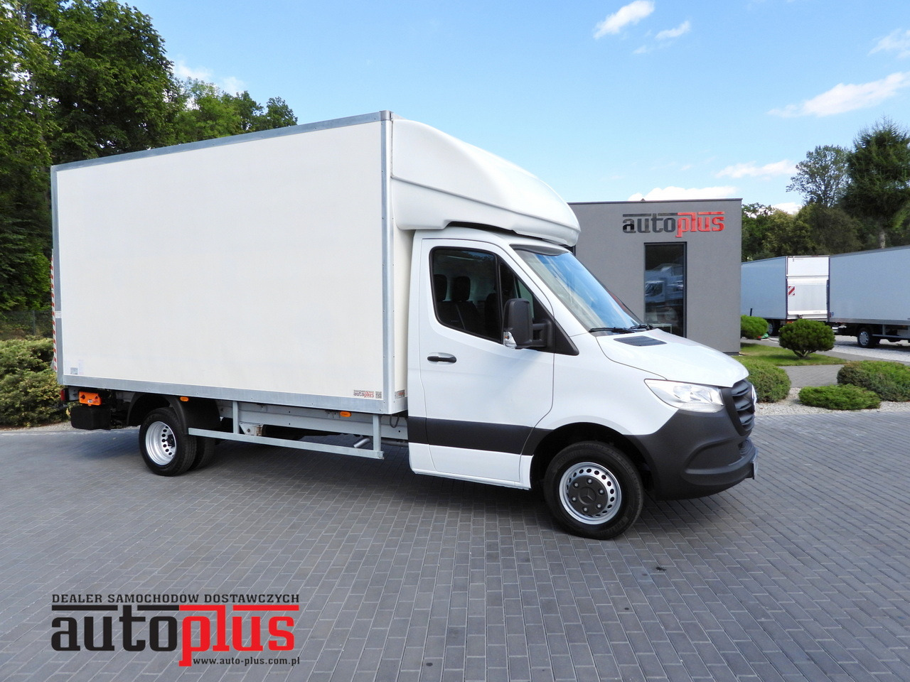 MERCEDES SPRINTER 514 BOX LIFT 8 PALLETS CRUISE CONTROL TWIN WHEELS AIR CONDITIONING 140HP - Fourgon grand volume: photos 1 MERCEDES SPRINTER 514 BOX LIFT 8 PALLETS CRUISE CONTROL TWIN WHEELS AIR CONDITIONING 140HP - Fourgon grand volume: photos 1