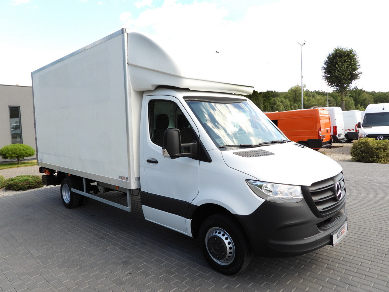 MERCEDES SPRINTER 514 BOX LIFT 8 PALLETS CRUISE CONTROL TWIN WHEELS AIR CONDITIONING 140HP - Fourgon grand volume: photos 4 MERCEDES SPRINTER 514 BOX LIFT 8 PALLETS CRUISE CONTROL TWIN WHEELS AIR CONDITIONING 140HP - Fourgon grand volume: photos 4