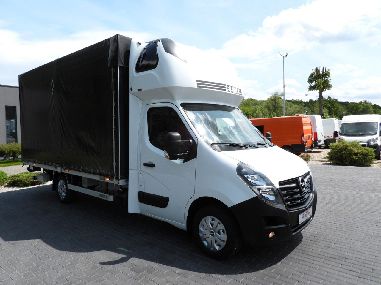 Opel MOVANO PRITSCHE PLANE AUFZUG 9 PALETTEN WEBASTO - Utilitaire plateau baché: photos 4 Opel MOVANO PRITSCHE PLANE AUFZUG 9 PALETTEN WEBASTO - Utilitaire plateau baché: photos 4