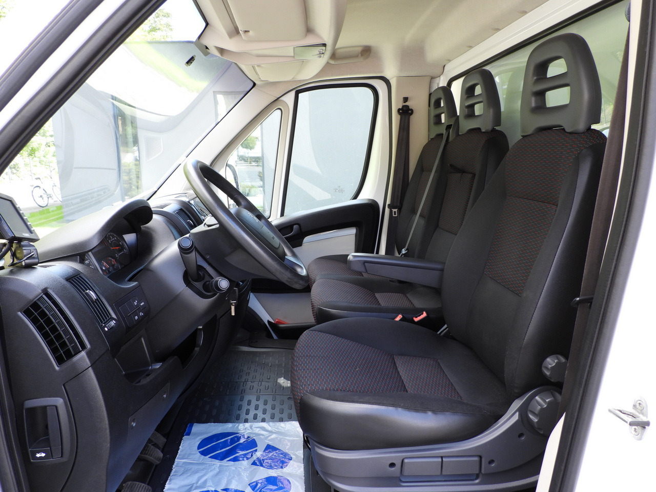 Fourgon grand volume PEUGEOT BOXER BOX 8 PALLETS CRUISE CONTROL AIR CONDITIONING  130HP: photos 22