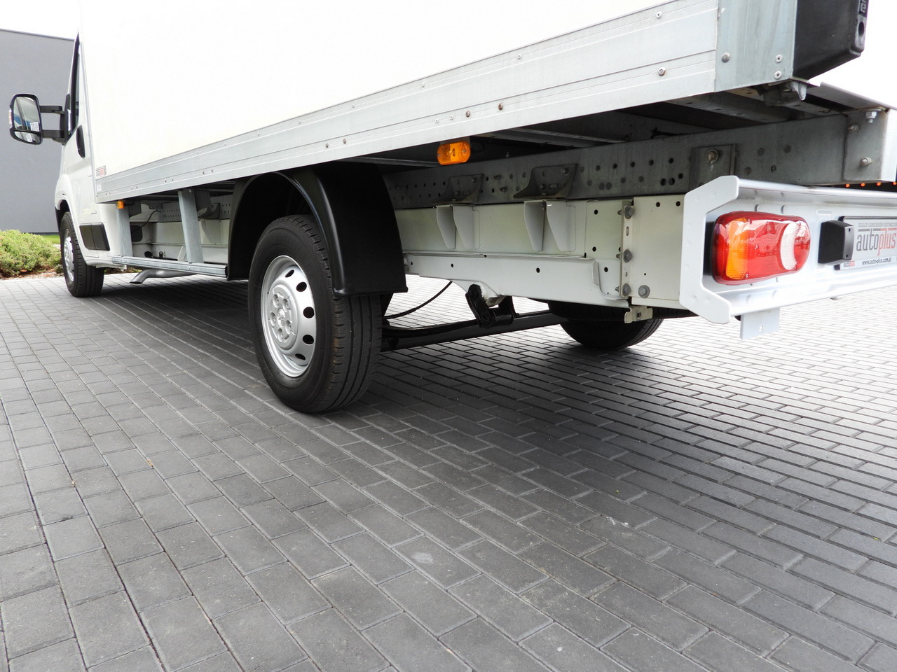 Fourgon grand volume PEUGEOT BOXER BOX 8 PALLETS CRUISE CONTROL AIR CONDITIONING  130HP: photos 15