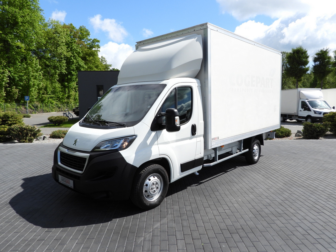 Fourgon grand volume PEUGEOT BOXER BOX 8 PALLETS CRUISE CONTROL AIR CONDITIONING  130HP: photos 17
