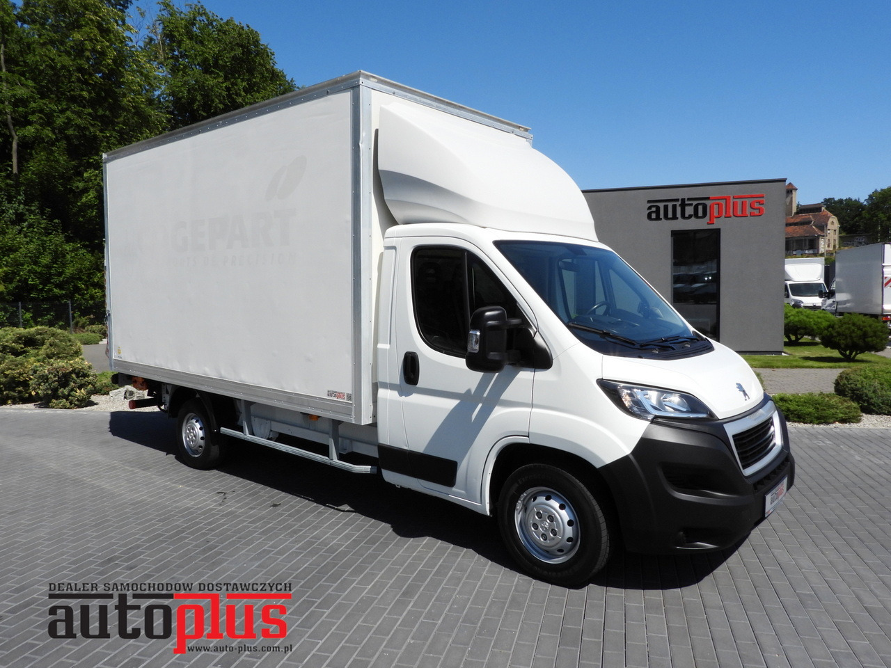 PEUGEOT BOXER BOX LIFT 8 PALLETS CRUISE CONTROL AIR CONDITIONING 130HP - Fourgon grand volume: photos 1 PEUGEOT BOXER BOX LIFT 8 PALLETS CRUISE CONTROL AIR CONDITIONING 130HP - Fourgon grand volume: photos 1