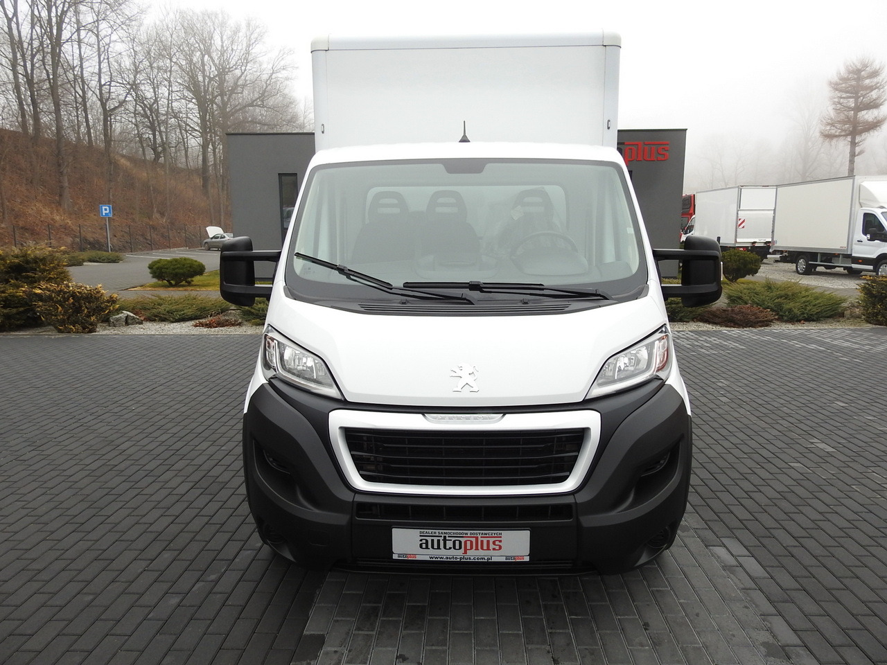PEUGEOT BOXER BOX LIFT 8 PALLETS CRUISE CONTROL AIR CONDITIONING 140HP - Utilitaire frigorifique: photos 5 PEUGEOT BOXER BOX LIFT 8 PALLETS CRUISE CONTROL AIR CONDITIONING 140HP - Utilitaire frigorifique: photos 5