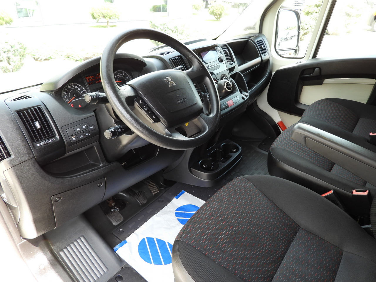 PEUGEOT BOXER REFRIGERATOR VAN -10*C CRUISE CONTROL AIR CONDITIONING 130HP - Utilitaire frigorifique: photos 2 PEUGEOT BOXER REFRIGERATOR VAN -10*C CRUISE CONTROL AIR CONDITIONING 130HP - Utilitaire frigorifique: photos 2