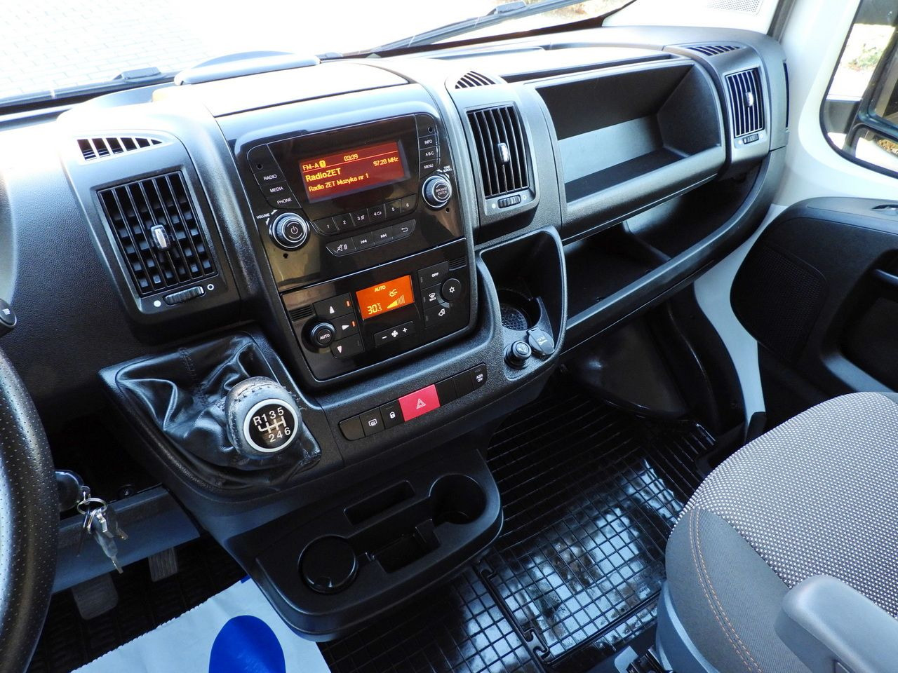 Utilitaire frigorifique PEUGEOT BOXER REGRIGERATOR BOX 0*C 8 PALLETS CRUISE CONTROL LED LIGHTS AIR CONDITIONING  165HP: photos 31