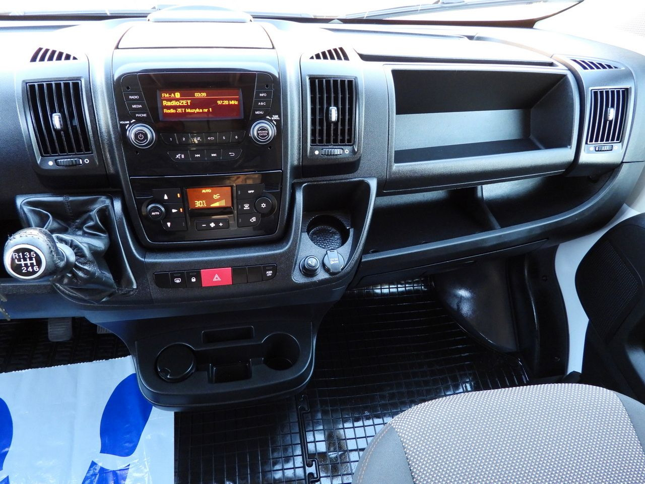 Utilitaire frigorifique PEUGEOT BOXER REGRIGERATOR BOX 0*C 8 PALLETS CRUISE CONTROL LED LIGHTS AIR CONDITIONING  165HP: photos 32