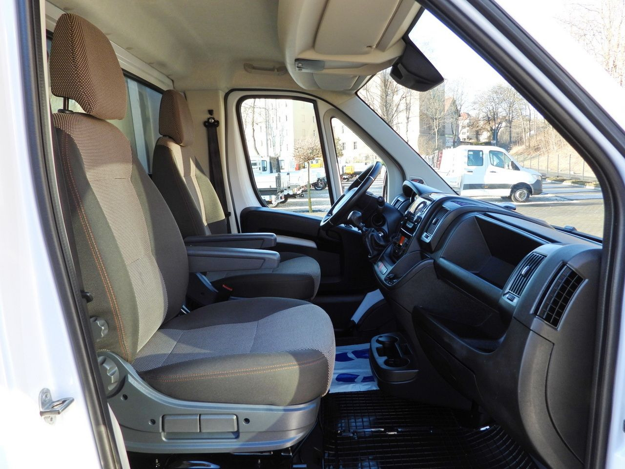 Utilitaire frigorifique PEUGEOT BOXER REGRIGERATOR BOX 0*C 8 PALLETS CRUISE CONTROL LED LIGHTS AIR CONDITIONING  165HP: photos 36