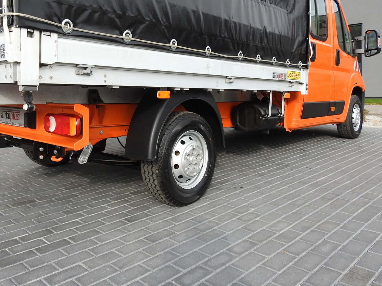 Utilitaire double cabine PEUGEOT BOXER STAKE BODY TARPAULIN DOUBLE CABIN DOKA 7 SEATS AIR CONDITIONING PNEUMATICS 140HP: photos 16 Utilitaire double cabine PEUGEOT BOXER STAKE BODY TARPAULIN DOUBLE CABIN DOKA 7 SEATS AIR CONDITIONING PNEUMATICS 140HP: photos 16