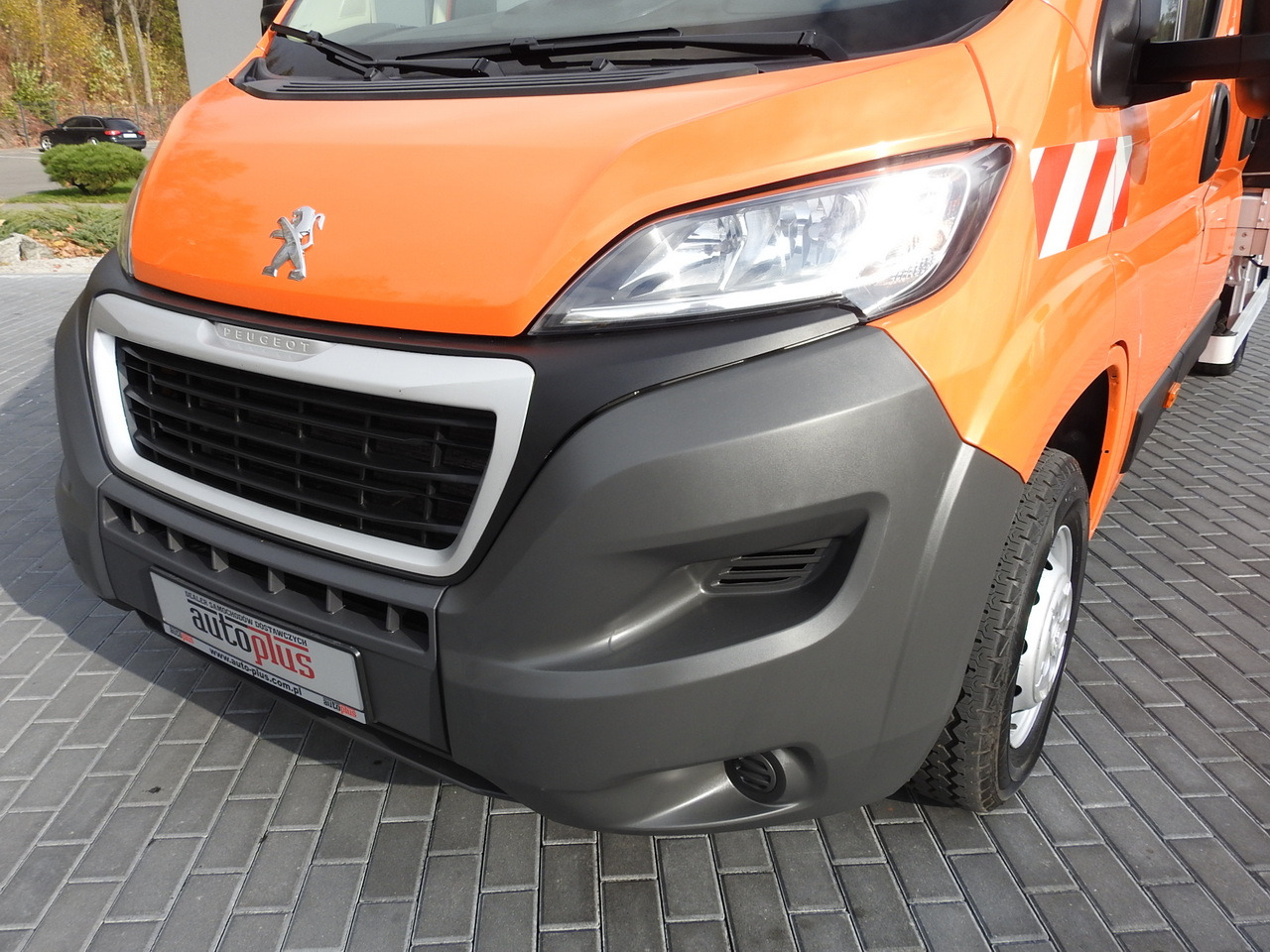 Utilitaire double cabine PEUGEOT BOXER STAKE BODY TARPAULIN DOUBLE CABIN DOKA 7 SEATS AIR CONDITIONING PNEUMATICS 140HP: photos 18 Utilitaire double cabine PEUGEOT BOXER STAKE BODY TARPAULIN DOUBLE CABIN DOKA 7 SEATS AIR CONDITIONING PNEUMATICS 140HP: photos 18