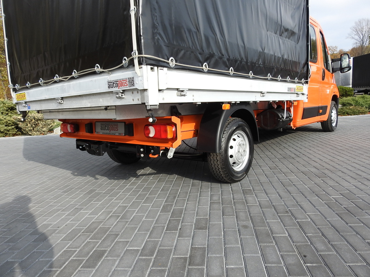 Utilitaire double cabine PEUGEOT BOXER STAKE BODY TARPAULIN DOUBLE CABIN DOKA 7 SEATS AIR CONDITIONING PNEUMATICS 140HP: photos 22 Utilitaire double cabine PEUGEOT BOXER STAKE BODY TARPAULIN DOUBLE CABIN DOKA 7 SEATS AIR CONDITIONING PNEUMATICS 140HP: photos 22