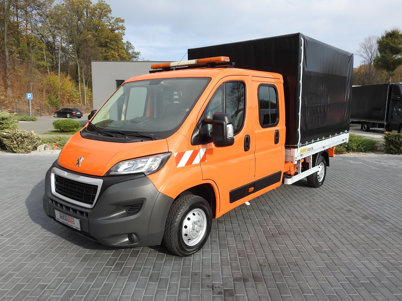 Utilitaire double cabine PEUGEOT BOXER STAKE BODY TARPAULIN DOUBLE CABIN DOKA 7 SEATS AIR CONDITIONING PNEUMATICS 140HP: photos 17 Utilitaire double cabine PEUGEOT BOXER STAKE BODY TARPAULIN DOUBLE CABIN DOKA 7 SEATS AIR CONDITIONING PNEUMATICS 140HP: photos 17