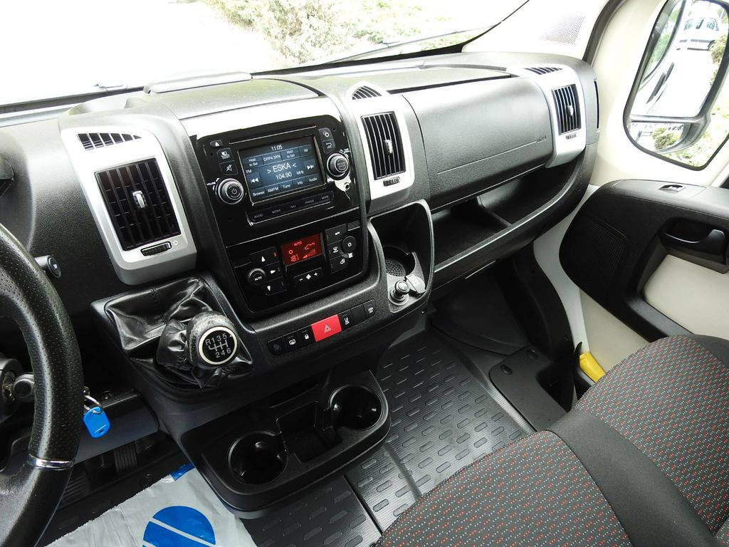 Fourgon utilitaire, Utilitaire double cabine Peugeot BOXER KASTENWAGEN DOPPELKABINE 6 SITZE TEMPOMAT: photos 23